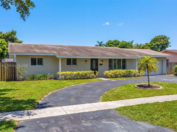 7400 NW 15th St, Plantation FL 33313