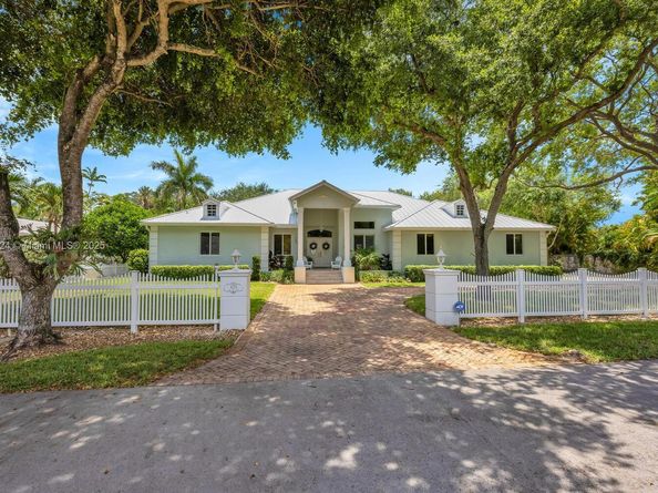 6129 SW 74th Ct, Miami FL 33143