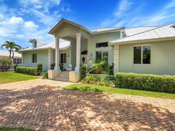 6129 SW 74th Ct, Miami FL 33143