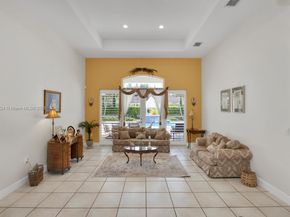 6129 SW 74th Ct, Miami FL 33143