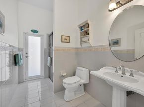 6129 SW 74th Ct, Miami FL 33143