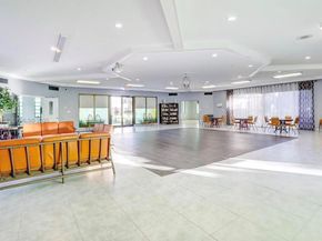 5021 W Oakland Park Blvd 104, Lauderdale Lakes FL 33313