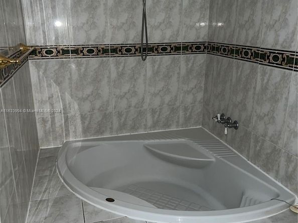 555 NE 15th St 16J, Miami FL 33132