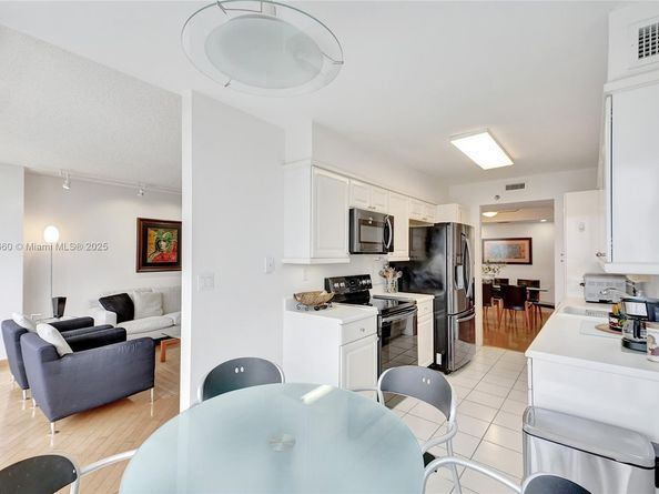 3598 Yacht Club Dr 1101, Aventura FL 33180