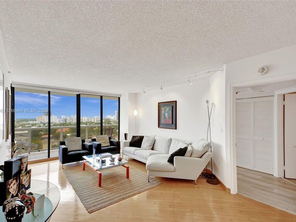 3598 Yacht Club Dr 1101, Aventura FL 33180