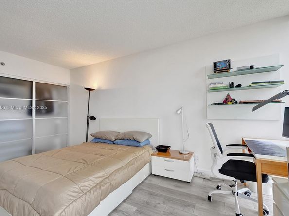 3598 Yacht Club Dr 1101, Aventura FL 33180