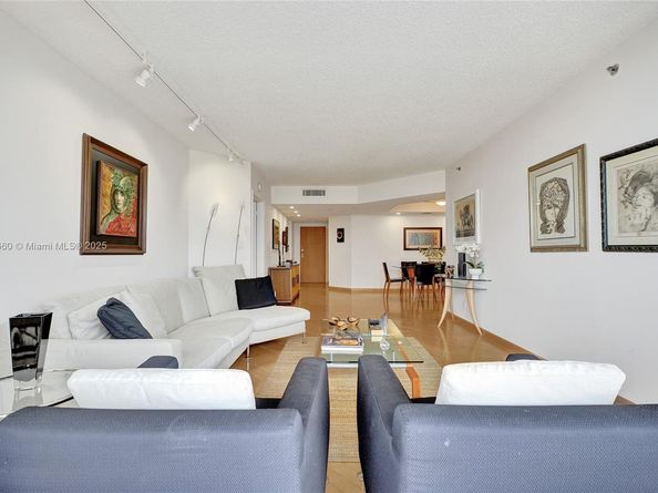 3598 Yacht Club Dr 1101, Aventura FL 33180