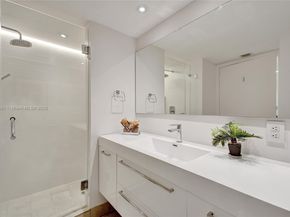 3598 Yacht Club Dr 1101, Aventura FL 33180