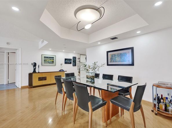 3598 Yacht Club Dr 1101, Aventura FL 33180