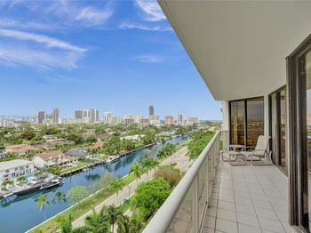 3598 Yacht Club Dr