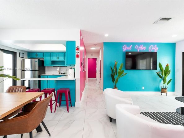 329 SE 12th Ave, Pompano Beach FL 33060