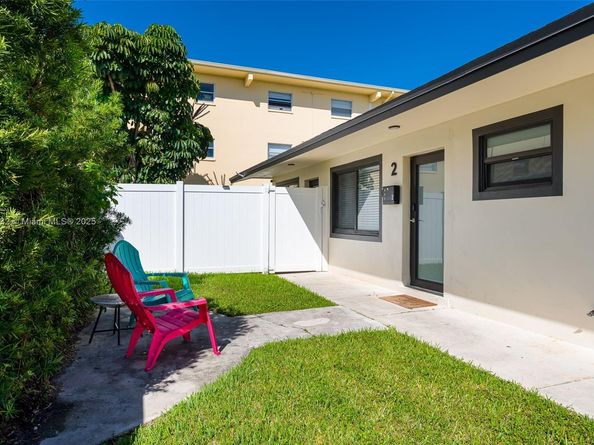 329 SE 12th Ave, Pompano Beach FL 33060