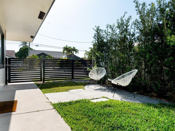 329 SE 12th Ave, Pompano Beach FL 33060