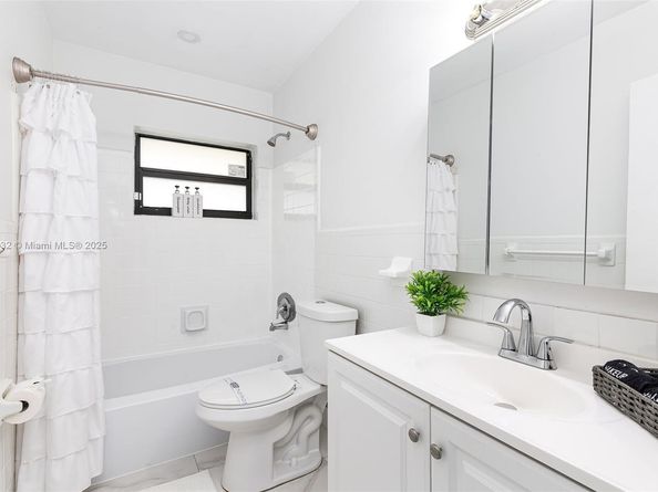 329 SE 12th Ave, Pompano Beach FL 33060