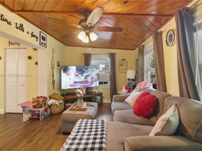 16323 SW 103rd Pl, Miami FL 33157