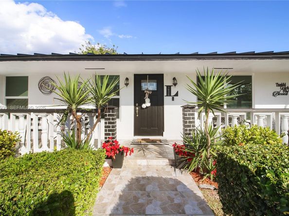 16323 SW 103rd Pl, Miami FL 33157