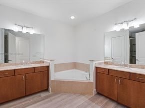 13012 N Riverwalk Cir N, Plantation FL 33325