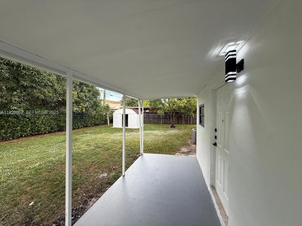 621 E 13th St, Hialeah FL 33010