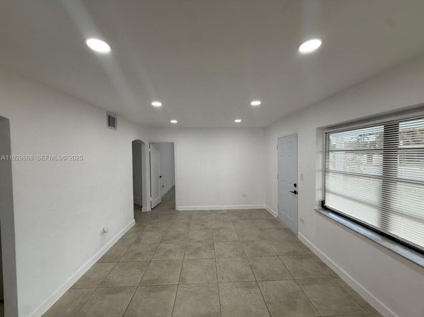 621 E 13th St, Hialeah FL 33010