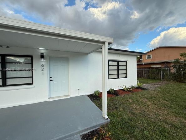 621 E 13th St, Hialeah FL 33010