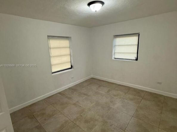 621 E 13th St, Hialeah FL 33010