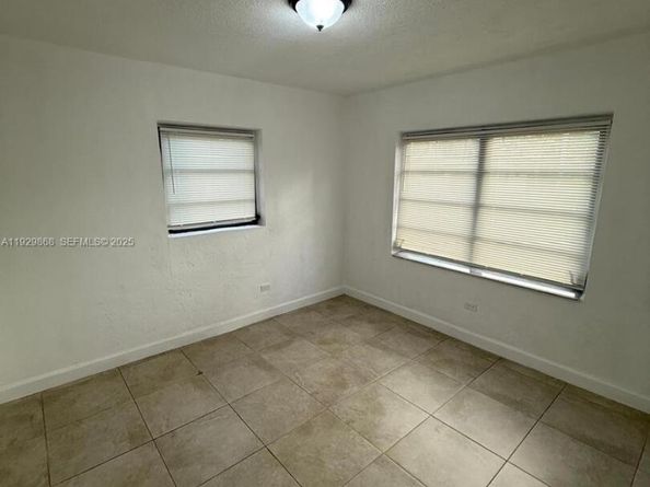 621 E 13th St, Hialeah FL 33010