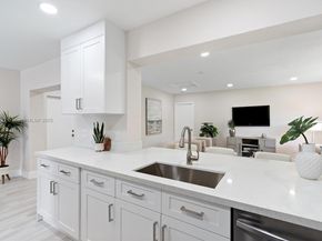 4220 SW 21st St, West Park FL 33023