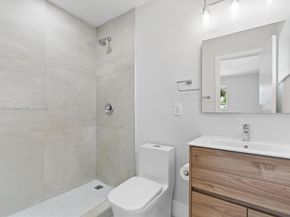 4220 SW 21st St, West Park FL 33023