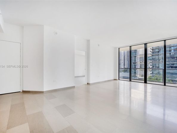 88 SW 7th St 1009, Miami FL 33130