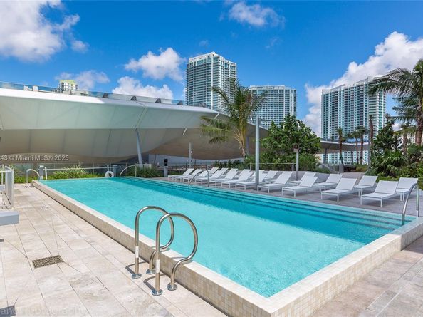 68 SE 6th St 3906, Miami FL 33131