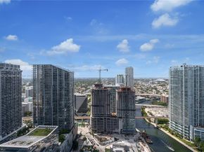 68 SE 6th St 3906, Miami FL 33131