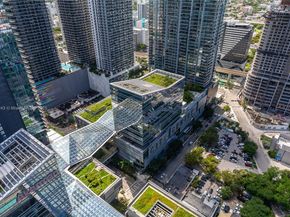 68 SE 6th St 3906, Miami FL 33131