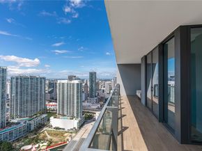68 SE 6th St 3906, Miami FL 33131