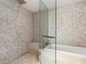 68 SE 6th St 3906, Miami FL 33131