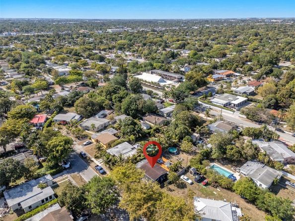 125 NW 127th St, North Miami FL 33168