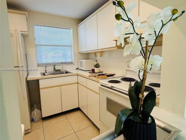 Undisclosed Address #A11910514, Sunrise FL 33322