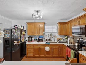 10420 NW 35th Pl, Miami FL 33147
