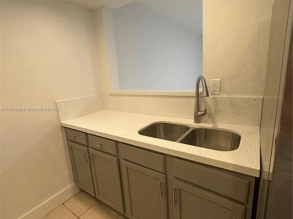 Undisclosed Address #A11751095, Miami FL 33161