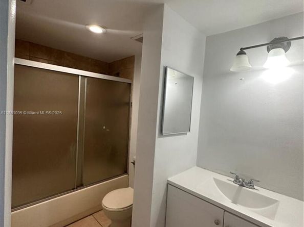 Undisclosed Address #A11751095, Miami FL 33161