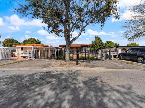 761 E 45th St, Hialeah FL 33013