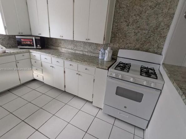 522 18th St, West Palm Beach FL 33407