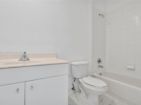1382 Harbor Vw W, Hollywood FL 33019