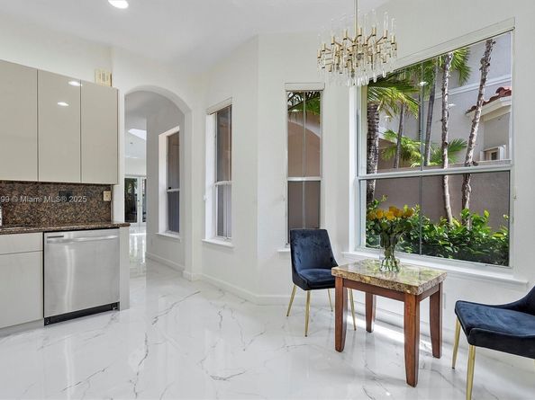 1382 Harbor Vw W, Hollywood FL 33019