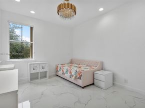 1382 Harbor Vw W, Hollywood FL 33019
