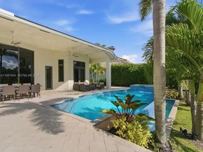 770 Leigh Palm Ave, Plantation FL 33324
