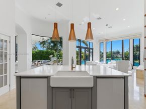 770 Leigh Palm Ave, Plantation FL 33324