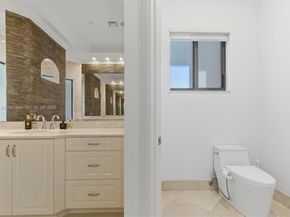 770 Leigh Palm Ave, Plantation FL 33324