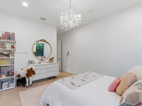 770 Leigh Palm Ave, Plantation FL 33324