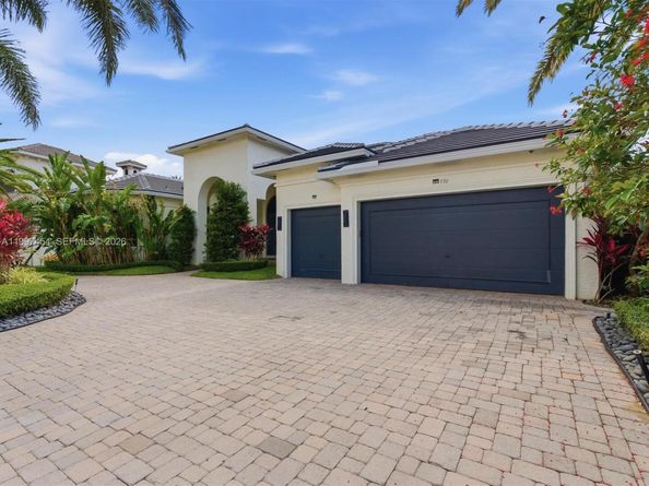 770 Leigh Palm Ave, Plantation FL 33324