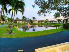 224 Pine Hov Cir D2, Green Acres FL 33463